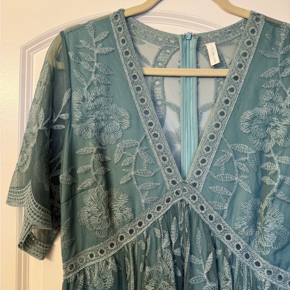 Pink Blush Maxi Lace Dress - Picture 2 of 5